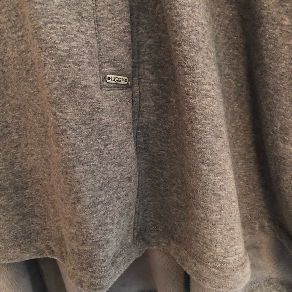 UGG Pancho - Picture 2 of 4